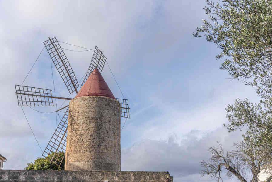 Mallorca - Algaida 02 - molino d'en Xina.jpg